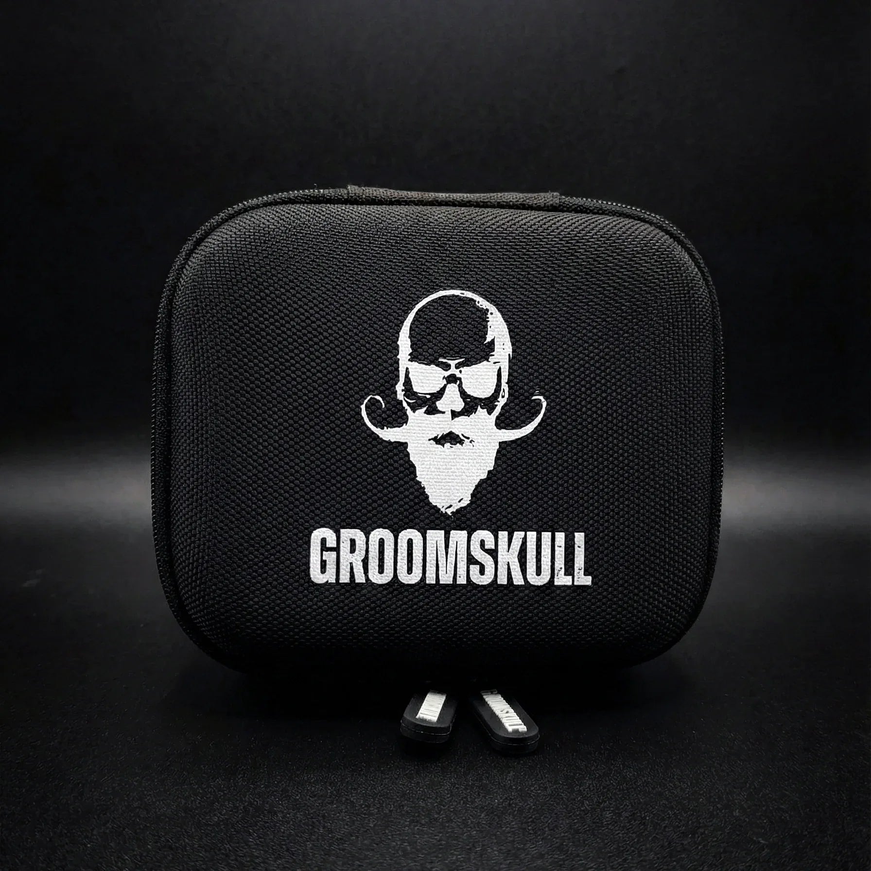 La GroomBox™ : L'Étui de Voyage pour votre rasoir GroomSkull® - GroomSkull®